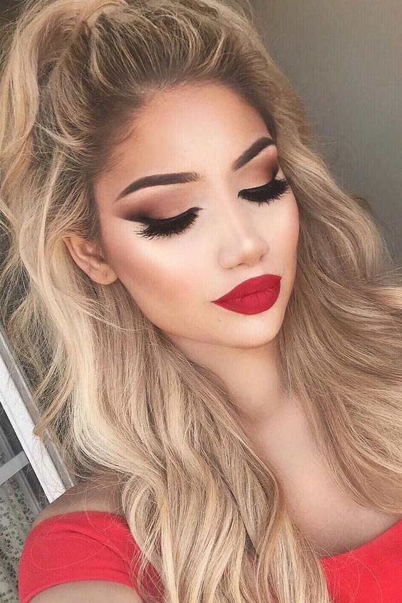 Best Eye Makeup for Red Dress & Red Lips for 2022 All Seasons Style