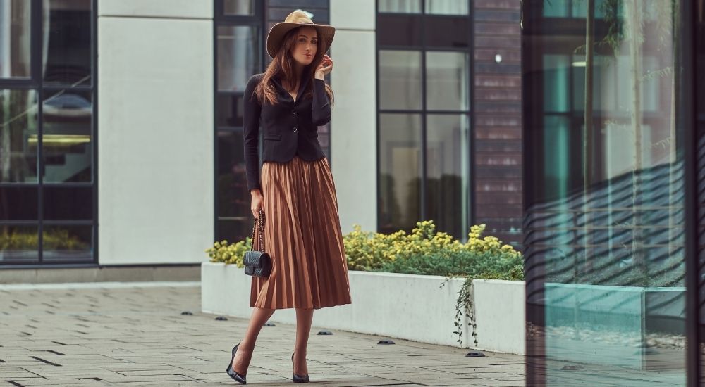 what-to-wear-with-a-brown-skirt